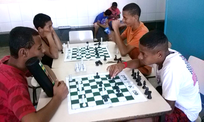 Portal de Notcias PJF | Curumim  Unidades implementam projeto de xadrez voltado para o desenvolvimento das habilidades sociais | SDS - 16/9/2014